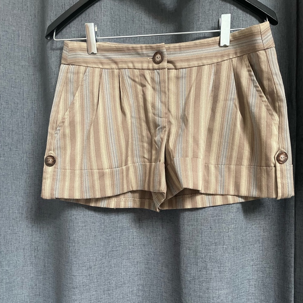 Juniors size 5 Candies shorts